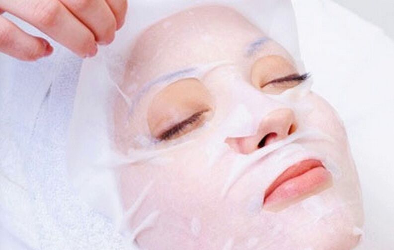 Compress to cleanse the skin